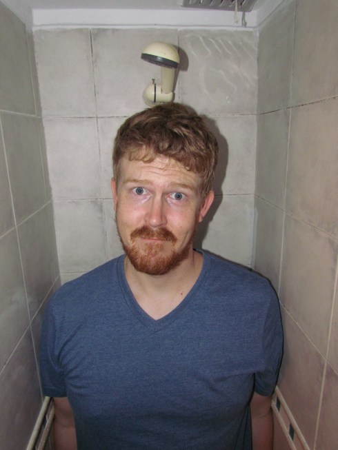 Shoulder room shower