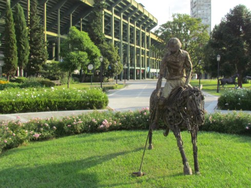 horse polo statue buenos aires